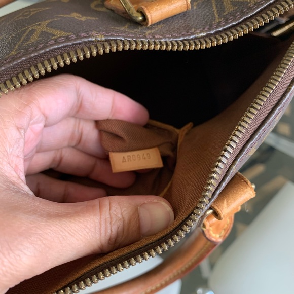 Louis Vuitton - Picture 8 of 14